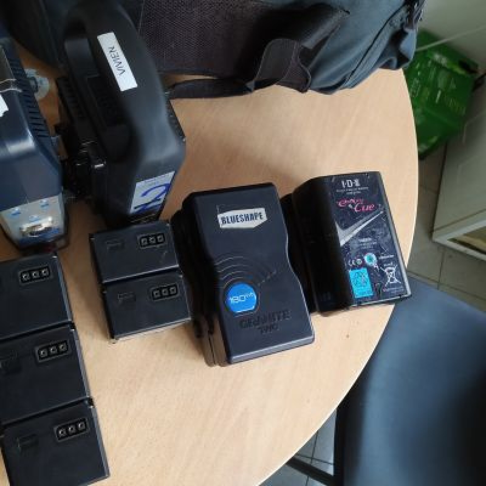 Kit V-lock//9 V-lock+2 chargeurs - Photo 1 sur 4