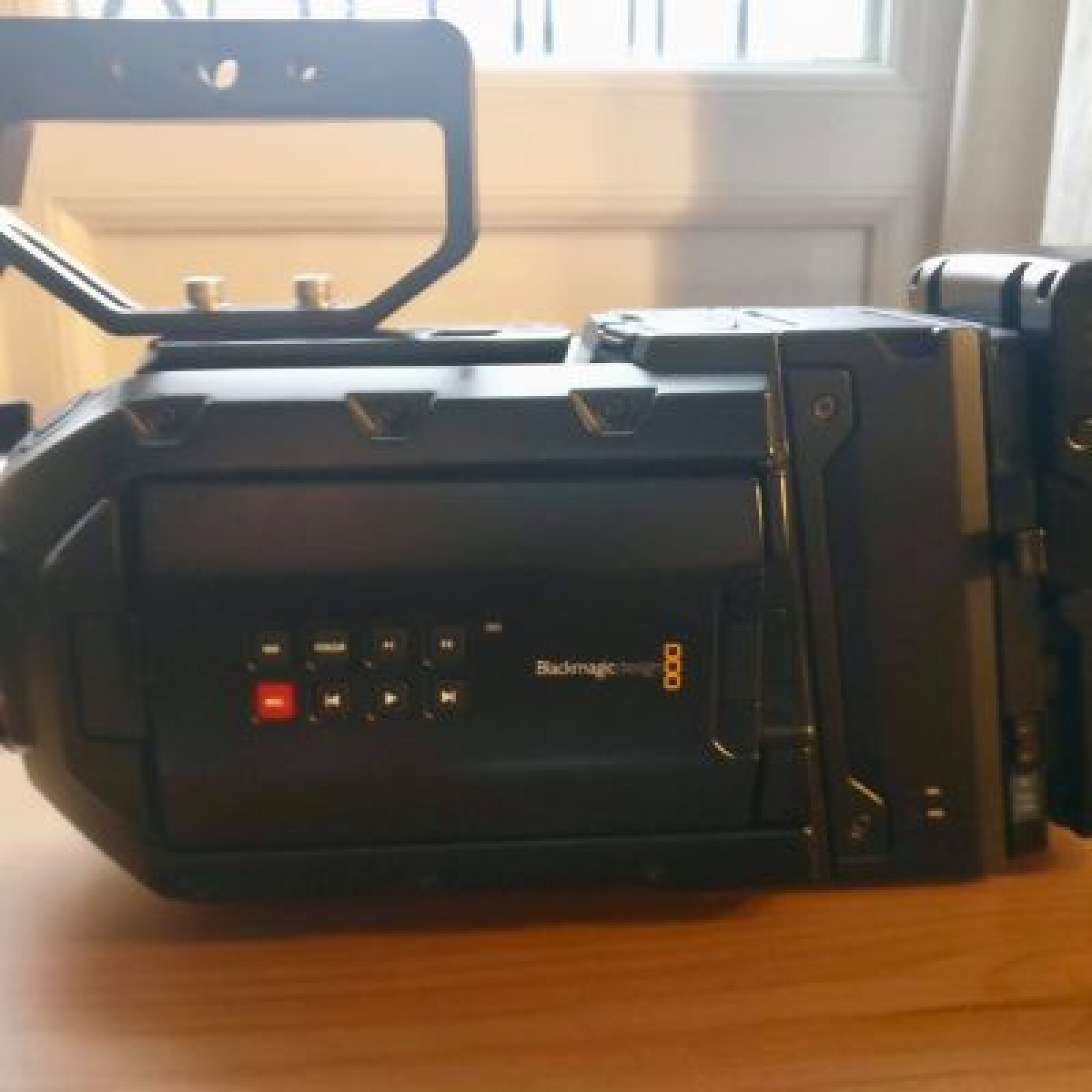 Blackmagic Ursa Mini 4.6K - Photo 2 sur 2