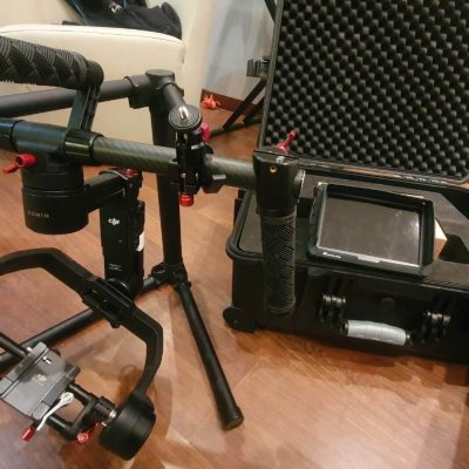 DJI Ronin M + Moniteur (Liliput A7s) - Photo 1 sur 3