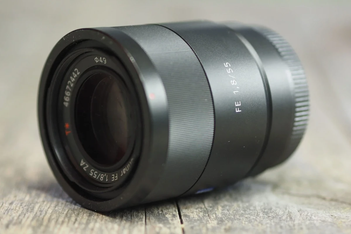 Location Sony 55mm f/1.8 - Lightyshare