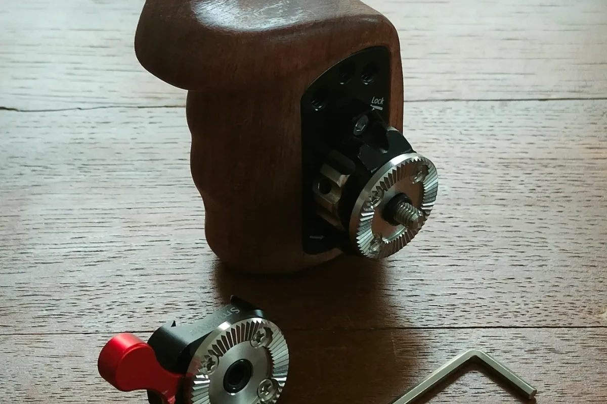 Location Smallrig Poignée Gauche en bois Arri Rosette 1891 Droite - Lightyshare