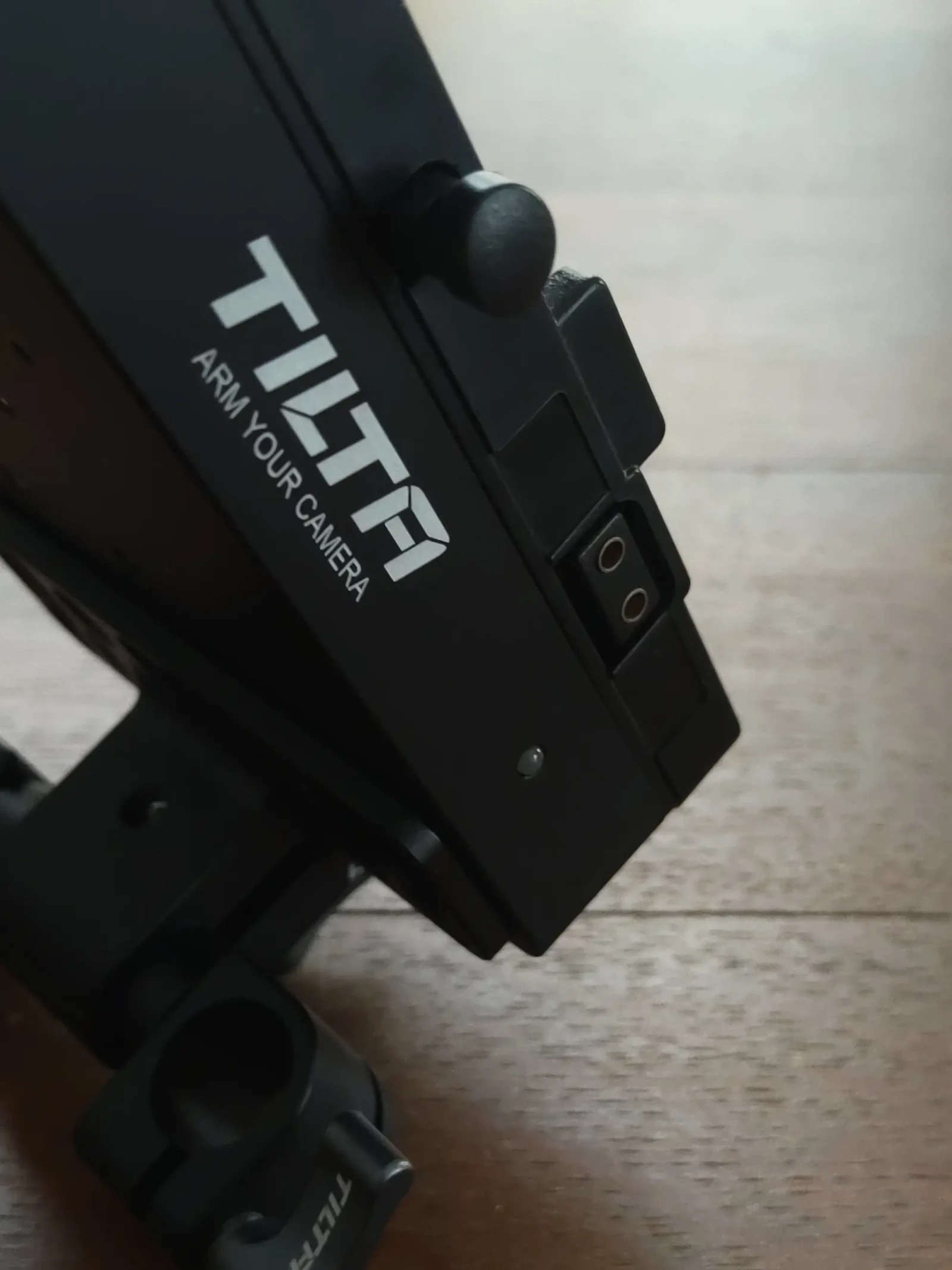 TILTA Universal Battery Plate - Photo 2 sur 4