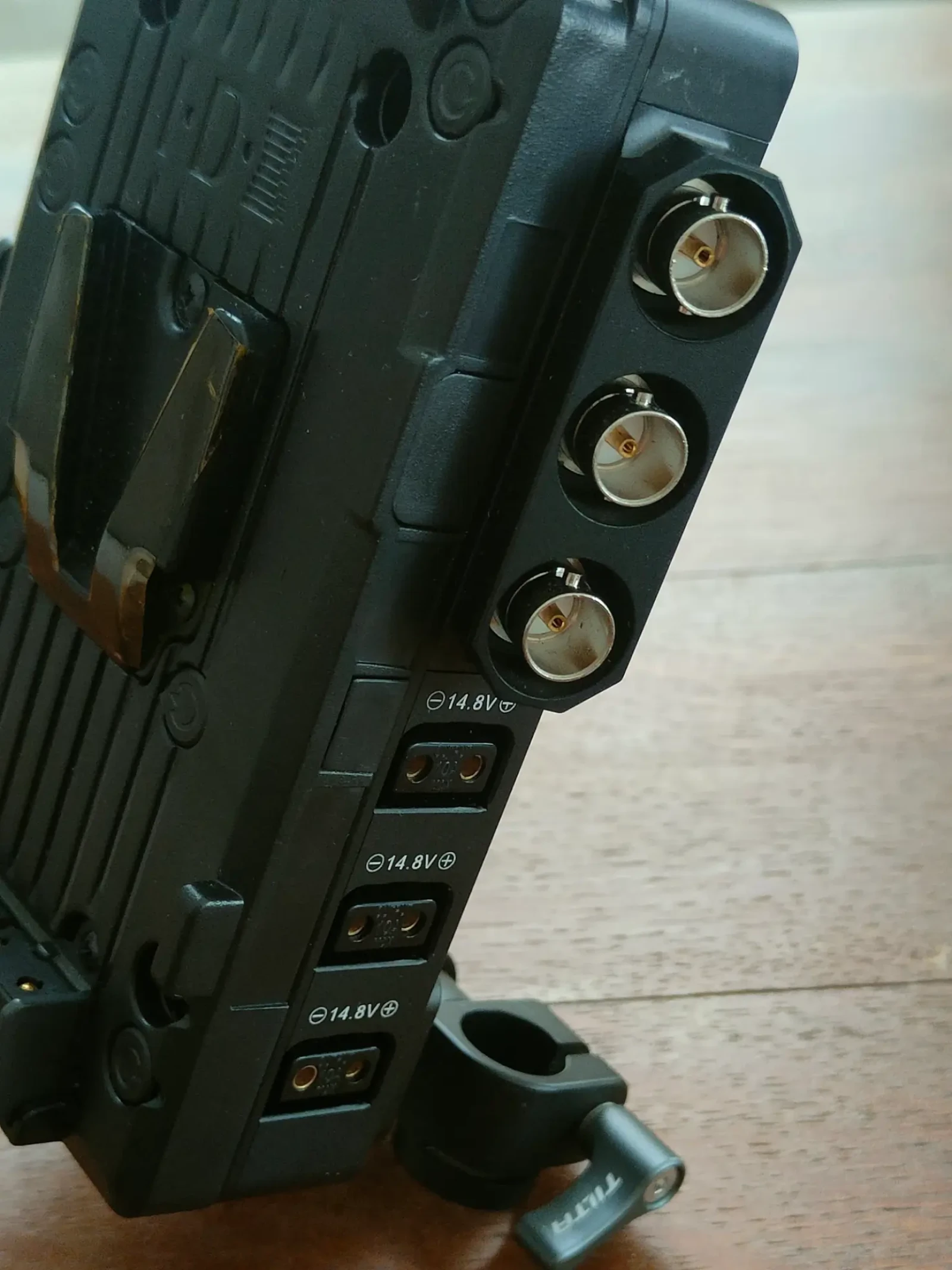 TILTA Universal Battery Plate - Photo 3 sur 4