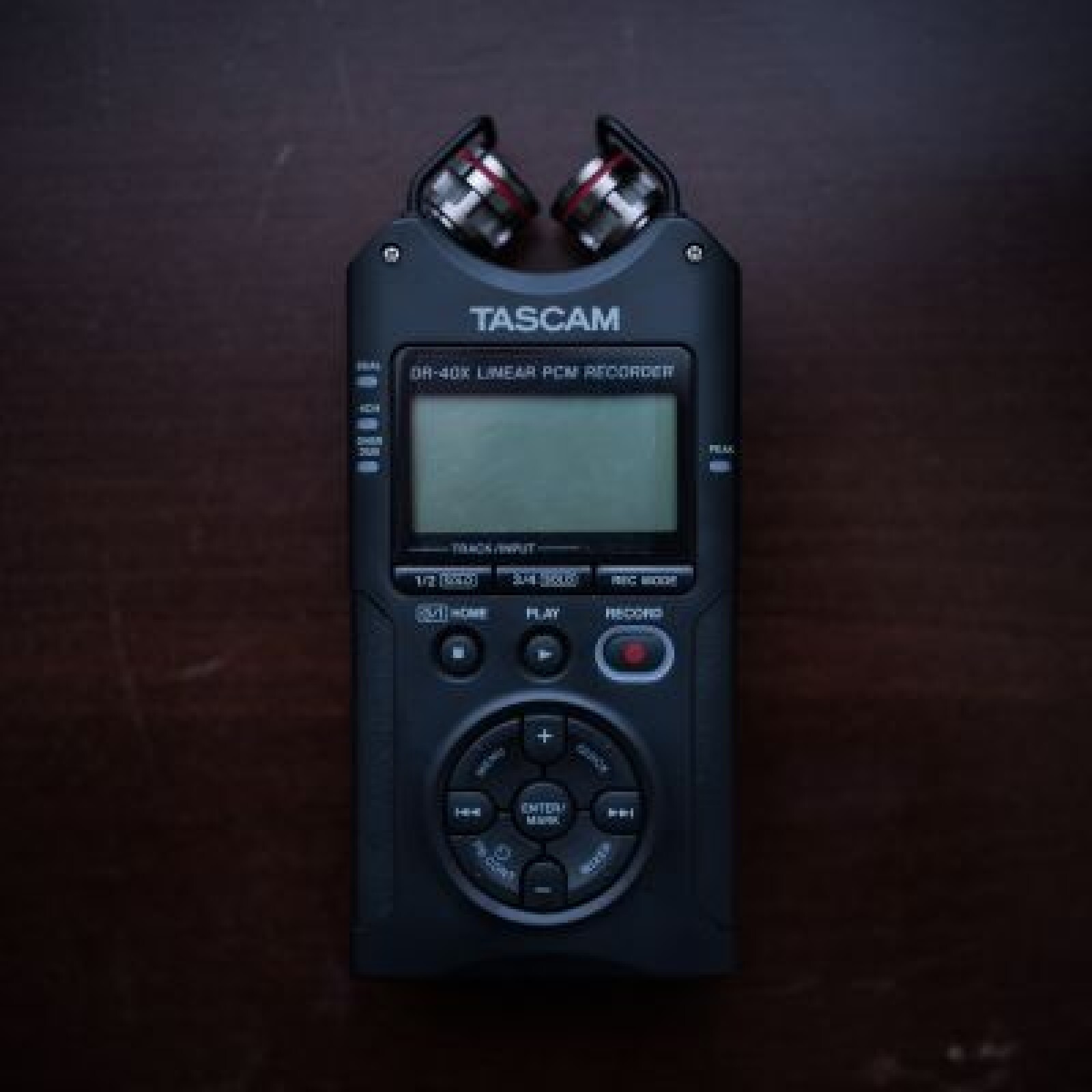 Tascam DR-40X / enregistreur son 4 pistes, 2 entrée, micro stéréo - Photo 1 sur 5