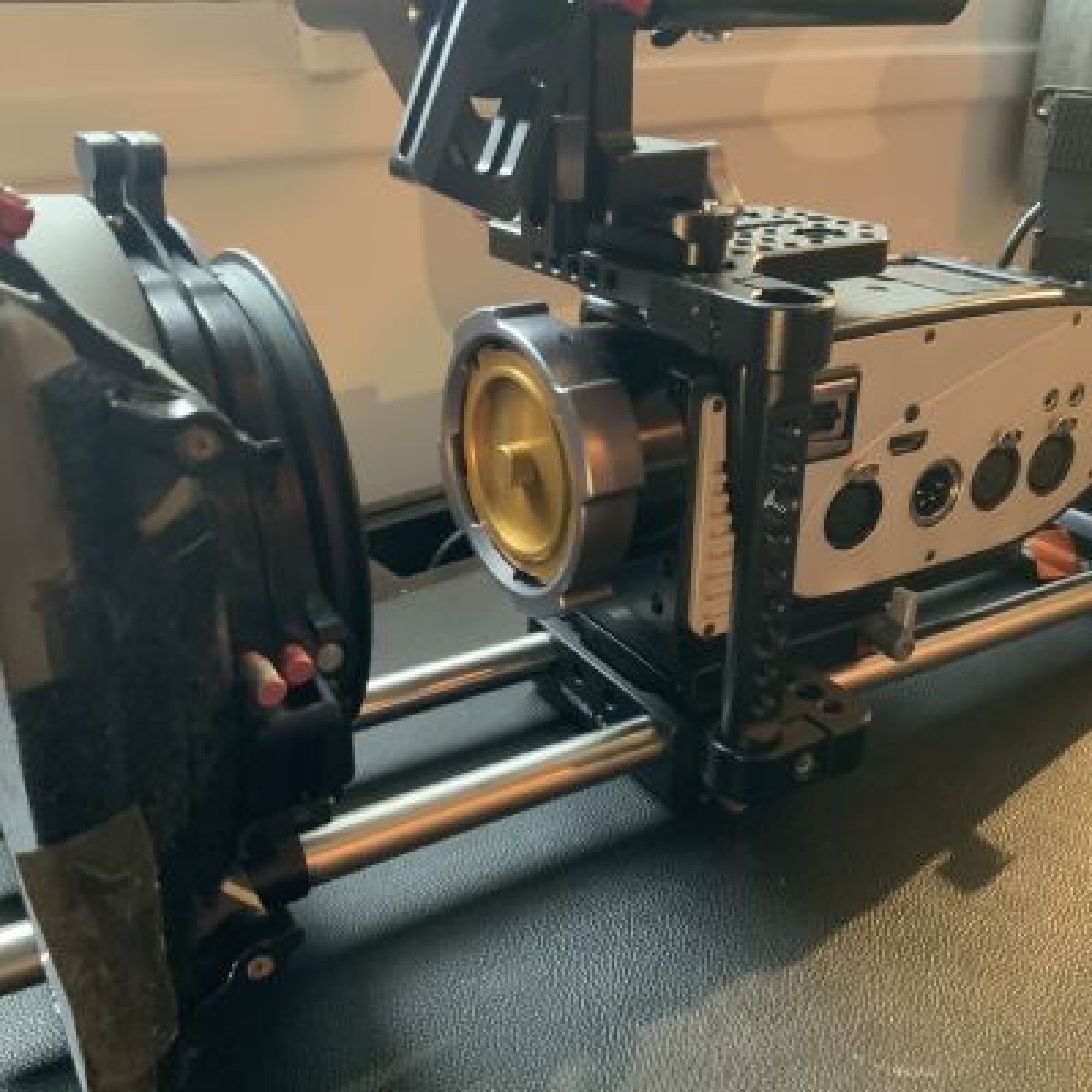Digital Bolex D16 (couleur) / monture PL / capteur SUPER16 / avec accessoires - Photo 1 sur 3