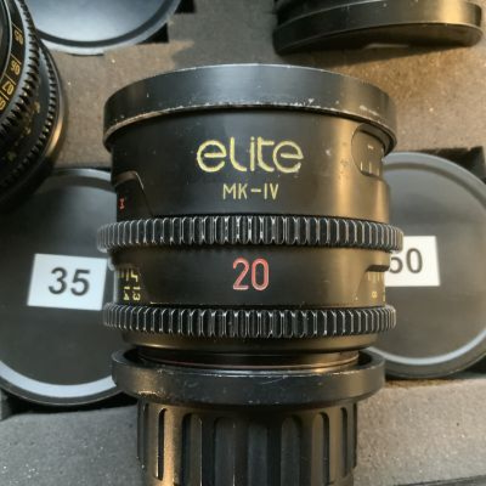 Série d'optique SUPER16 T1.3 Elite - Photo 3 sur 4