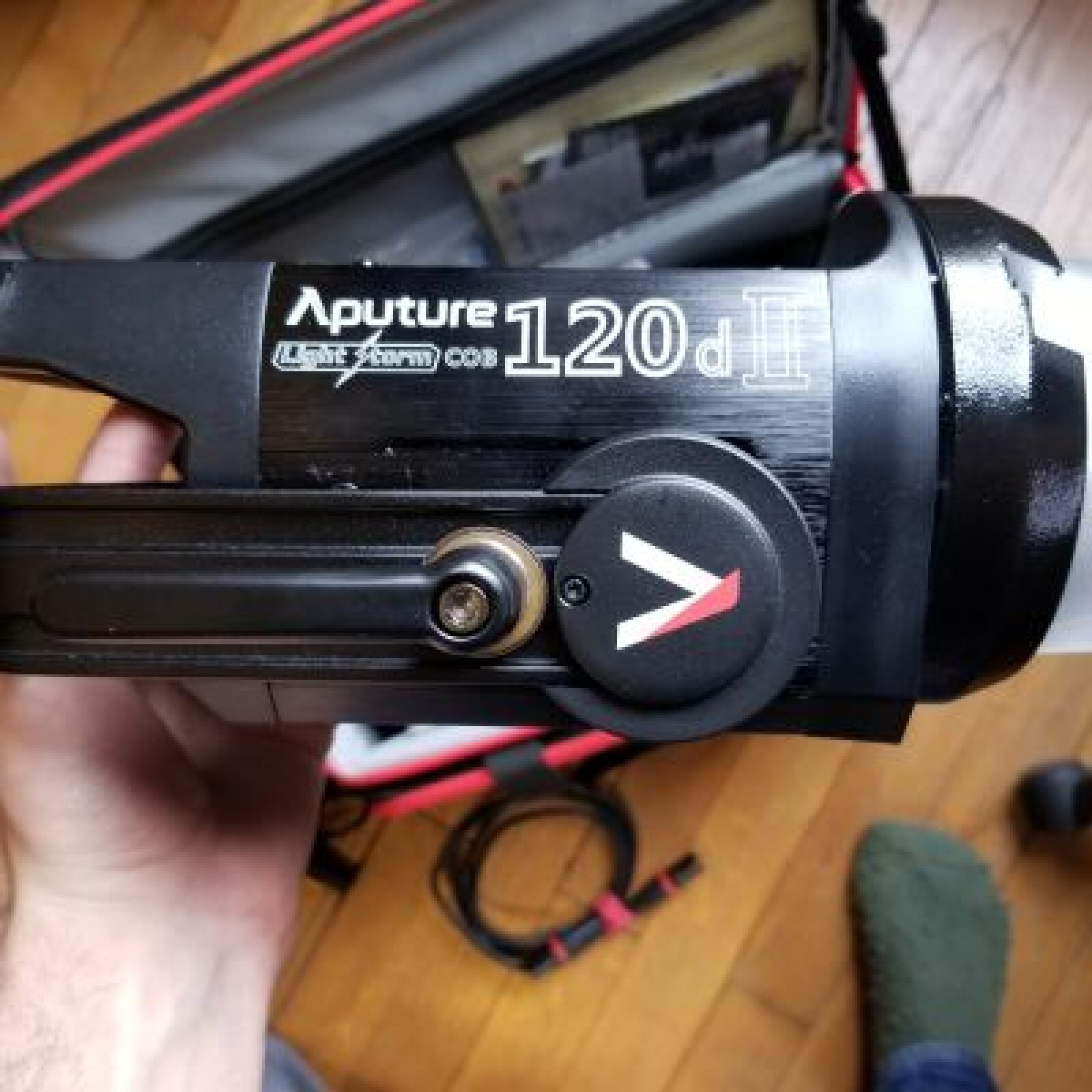 Aputure Lightstorm 120D II - Photo 1 sur 4