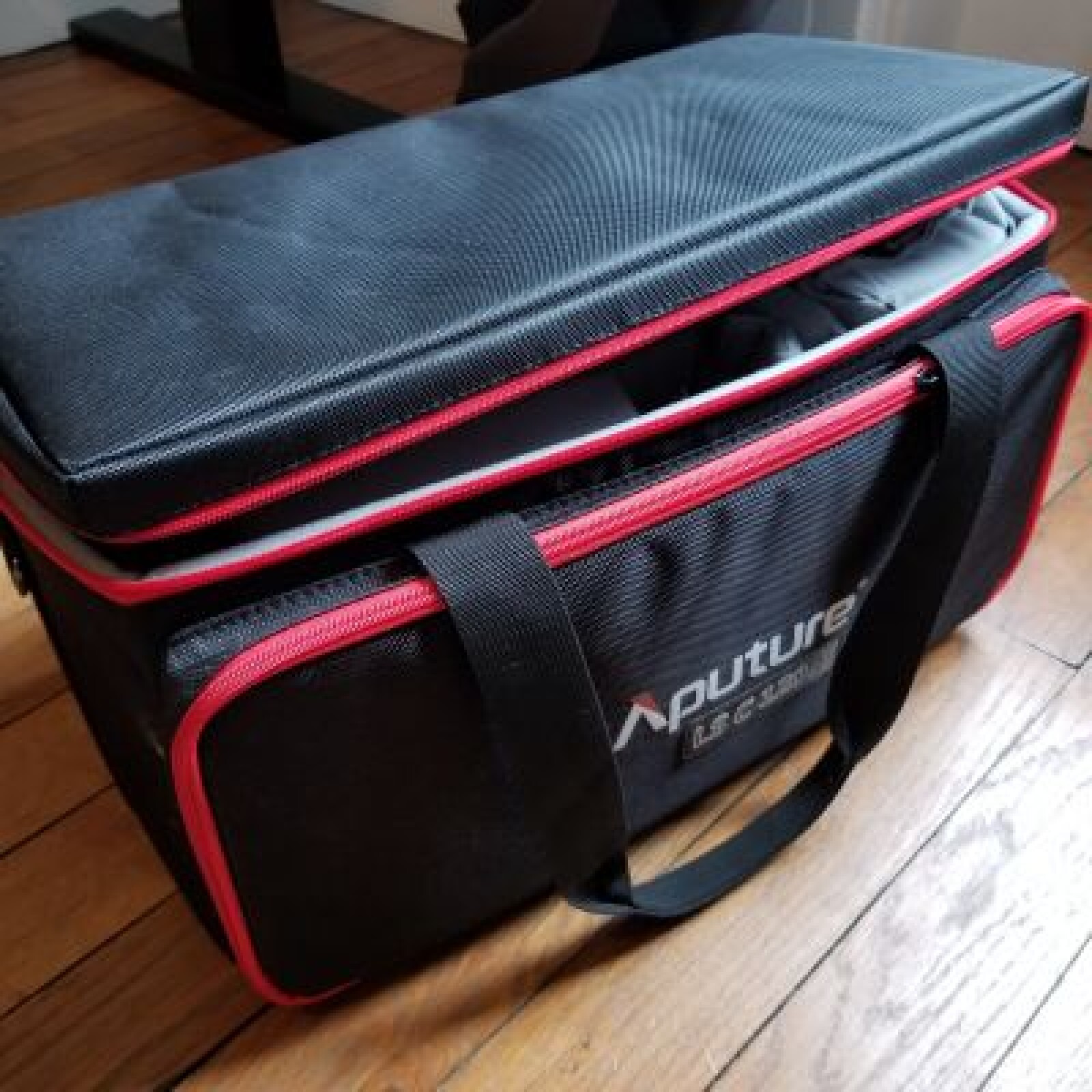 Aputure Lightstorm 120D II - Photo 2 sur 4
