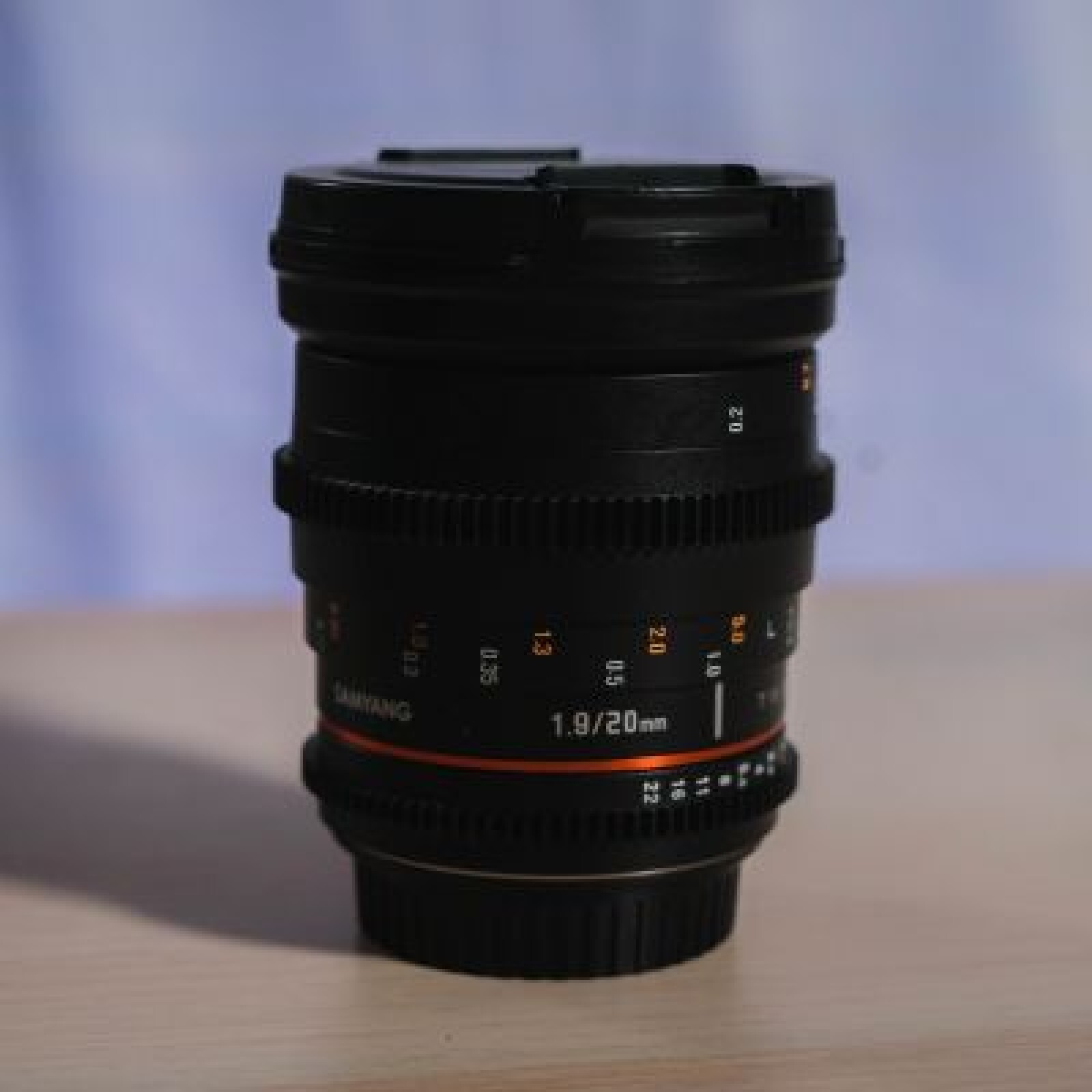20mm T1.9 Objectif SAMYANG CINE - Monture EF - Photo 1 sur 1