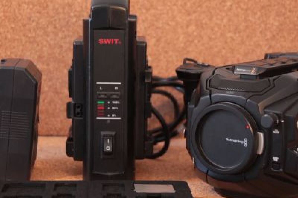 Location PACK Blackmagic URSA MINI PRO 4,6k + Optiques vidéo Samyang - Lightyshare