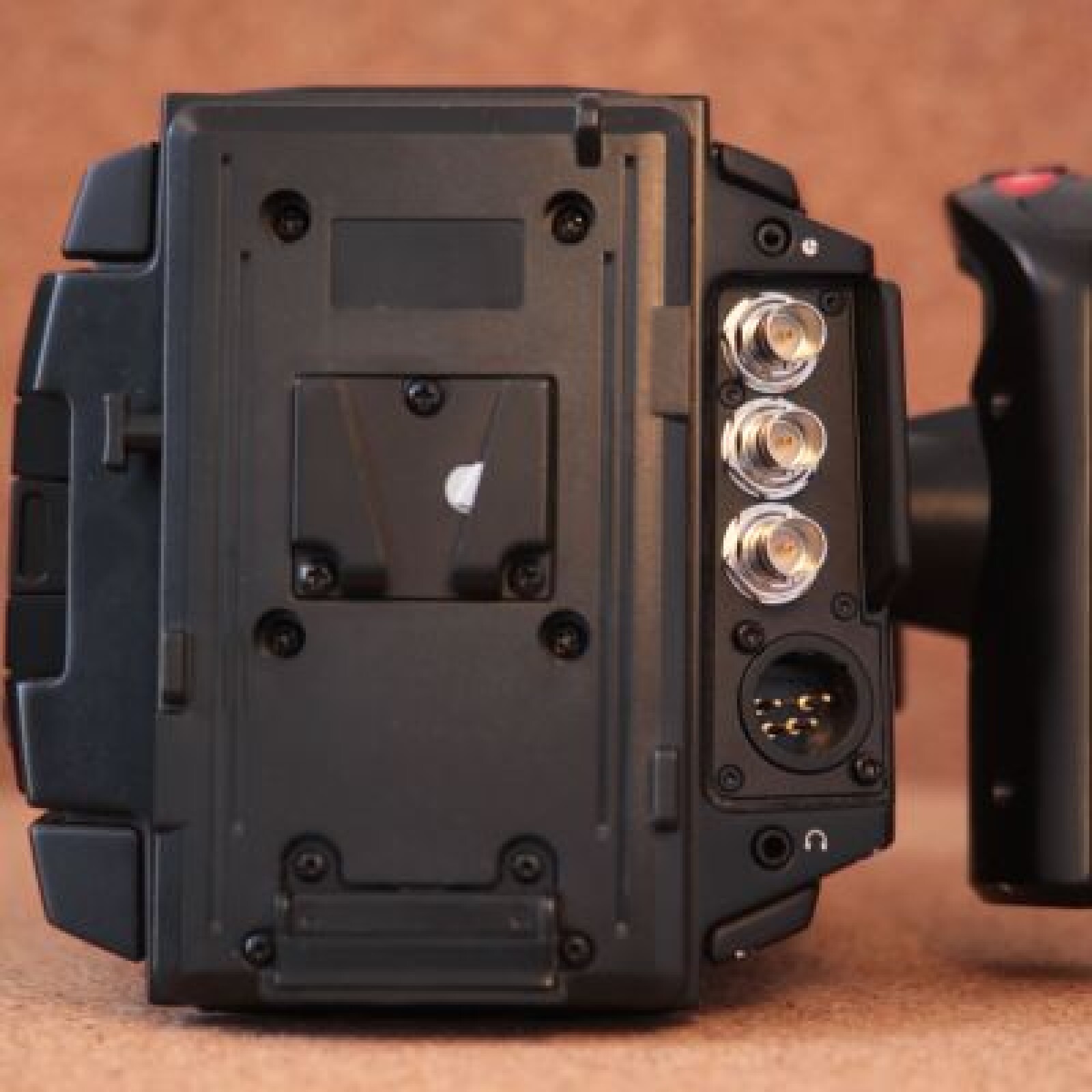 BLACKMAGIC URSA (monture EF ou PL) - Photo 3 sur 5