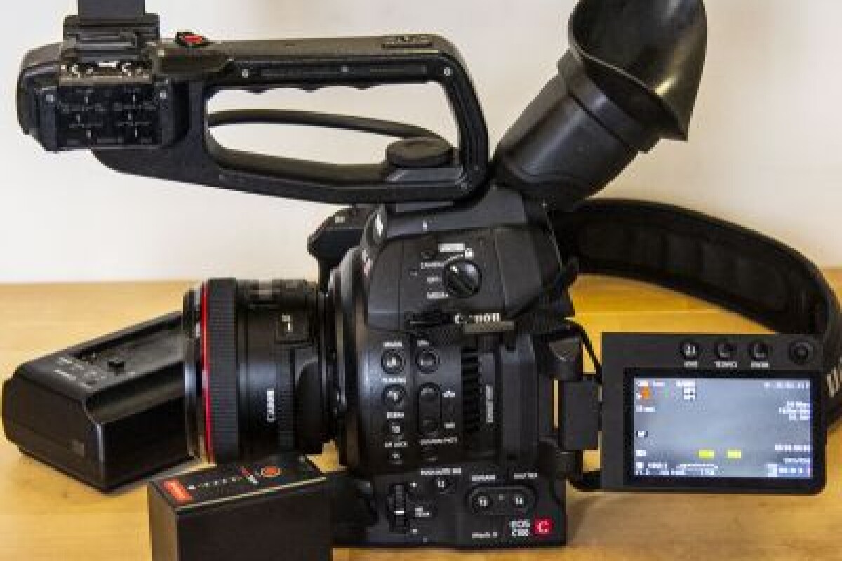 Location Canon C100 MkII à  louer - Le meilleur compromis - Lightyshare