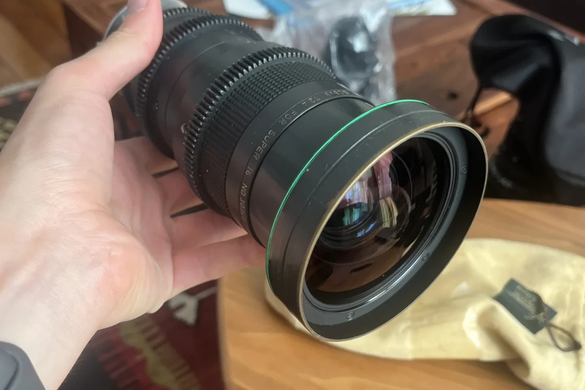 Location Canon 8-64mm T2.4 Super 16 Zoom Lens (PL) - Lightyshare