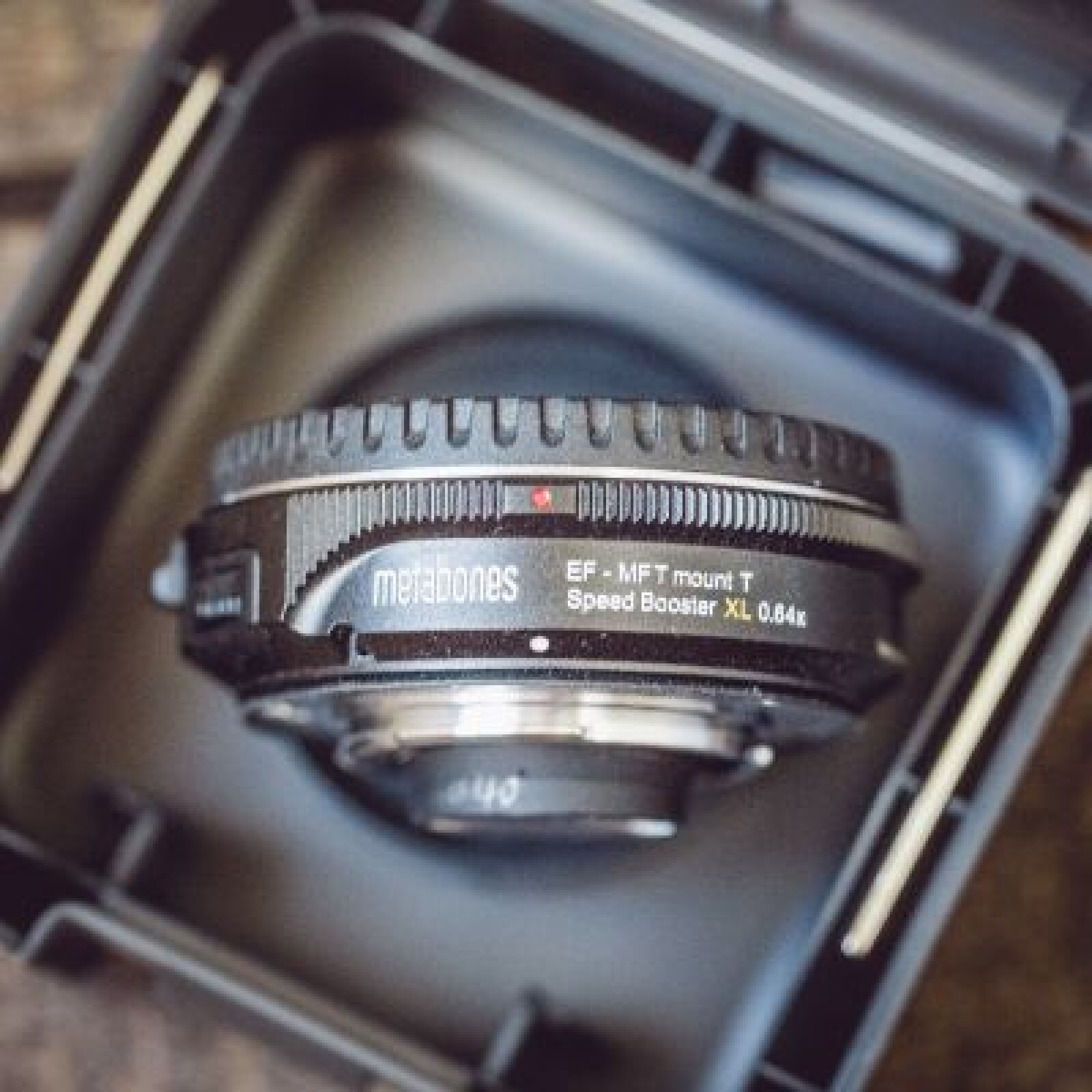 Metabones Speedboster XL 0.64x Micro 4/3 vers Canon EF - Photo 2 sur 2