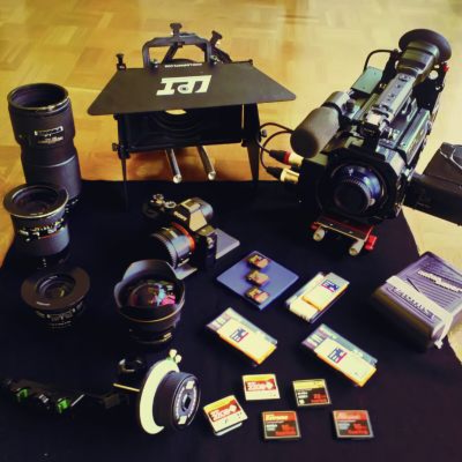 Deux unités de tournage avec opérateur (Sony F3 & Alpha 7s) - Photo 1 sur 5