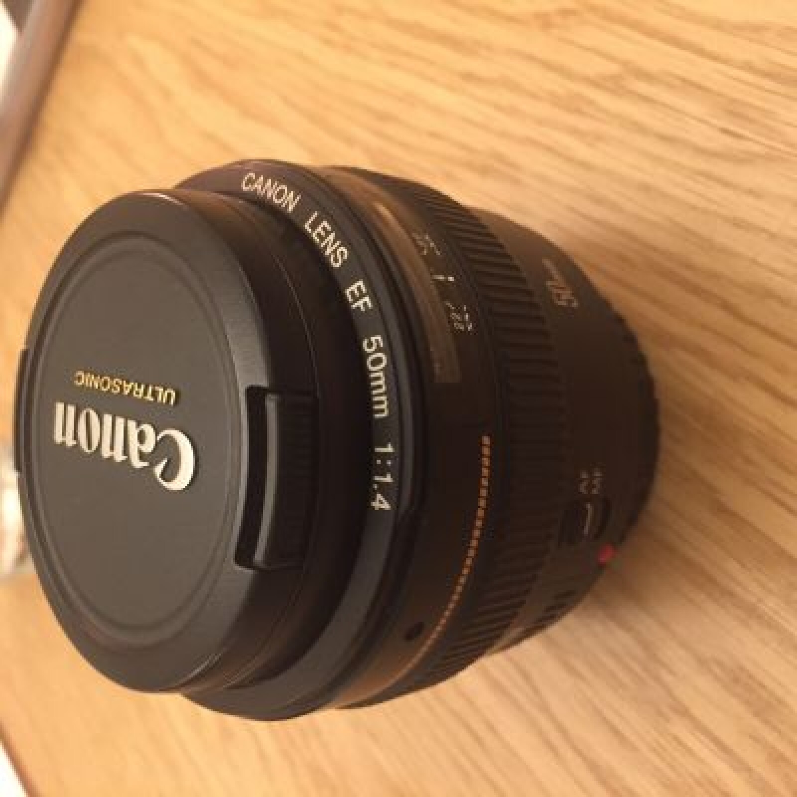 Objectif Canon EF 50 mm 1:1.4 - Photo 1 sur 2