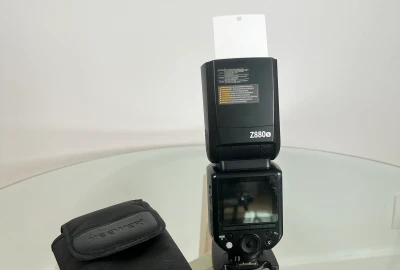 Location Neewer Z880s