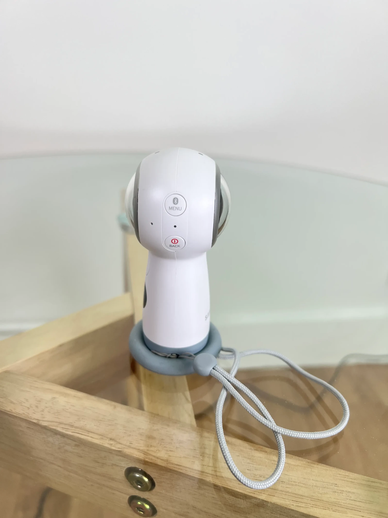 Samsung Galaxy Gear 360 2017 - Photo 5 sur 5