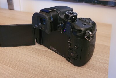 Location pack panasonic gh4r - 12-60mm f3.5 + 14mm f2.5 + sigma 16mm f1.8, 2 batteries et 1 carte 64go