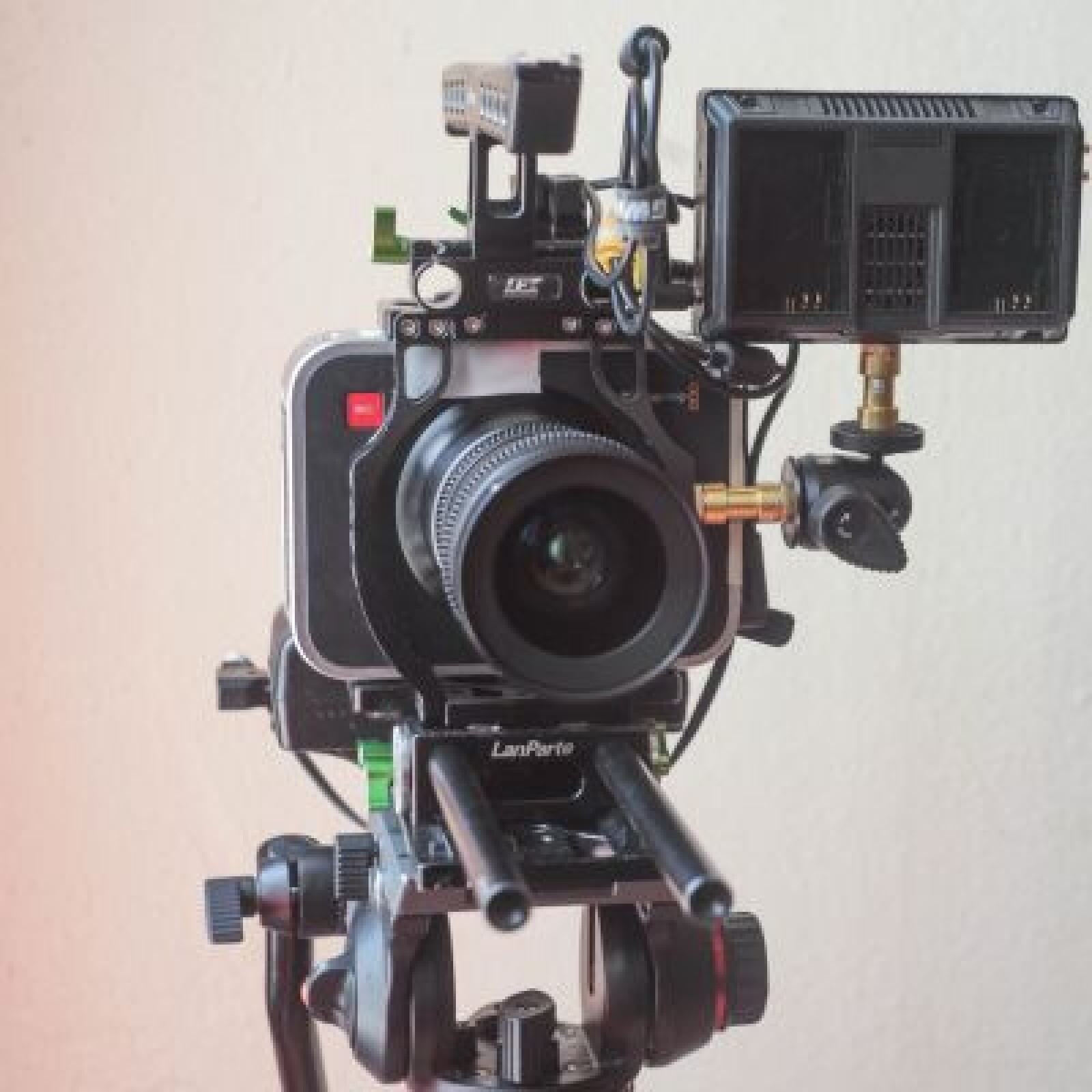 Pack BlackMagic Cinema Camera 2.5K - Photo 2 sur 5