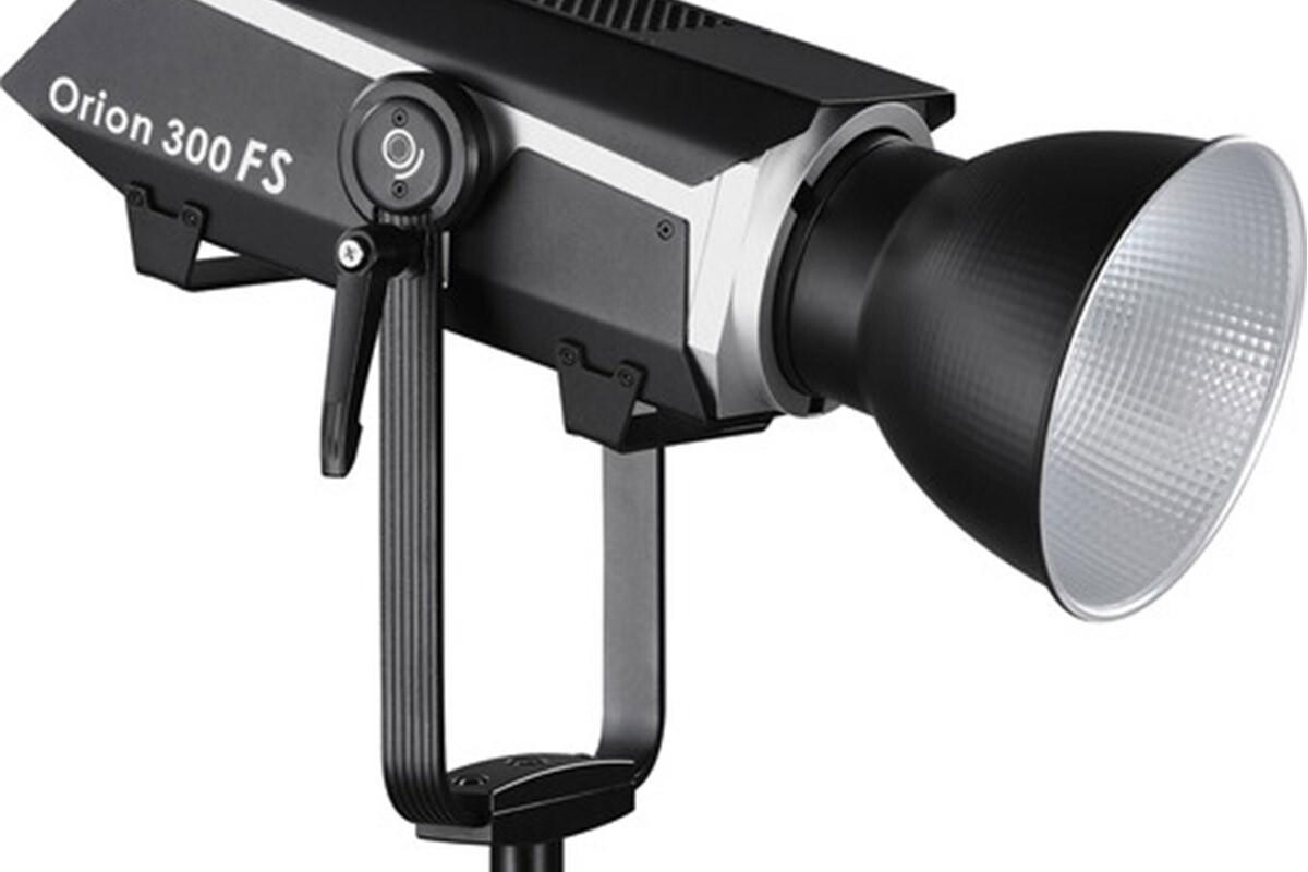 Location Pack Prolycht Orion 300 FS - Lightyshare