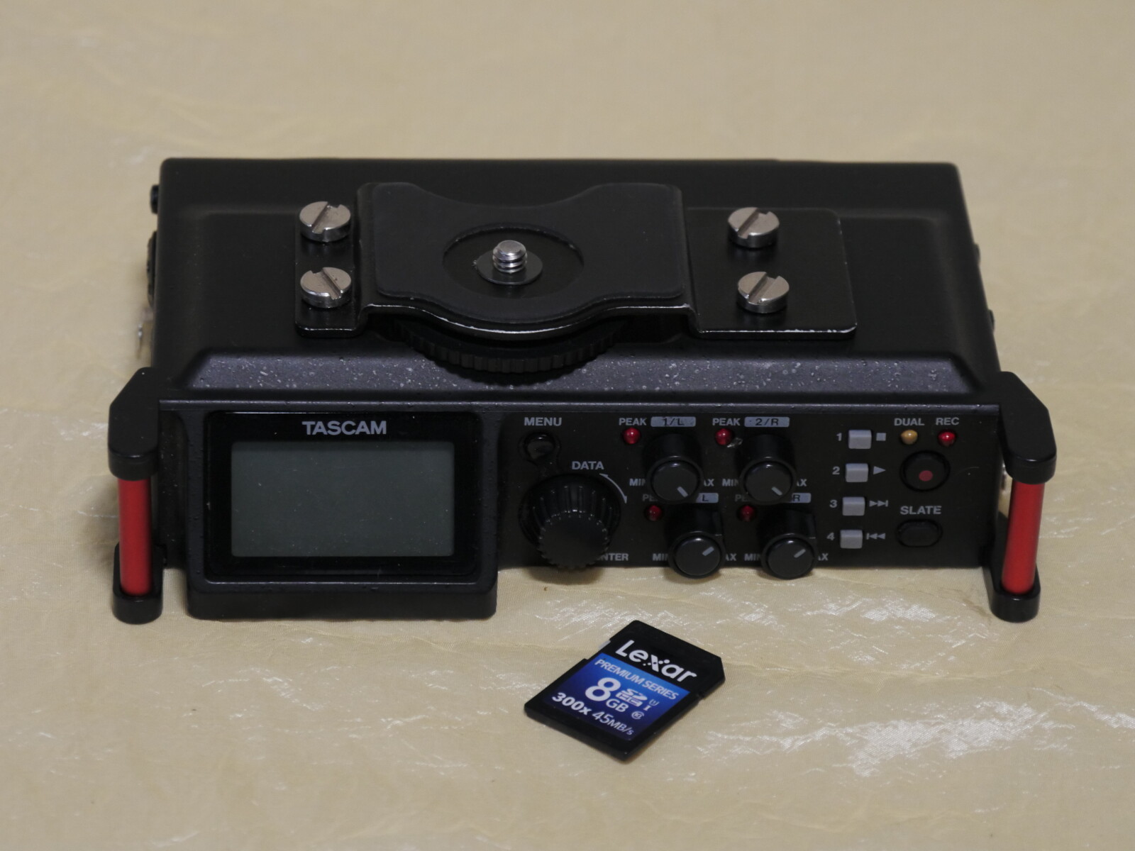 Enregistreur TASCAM DR-70D 4 pistes XLR/Jack - Photo 1 sur 4