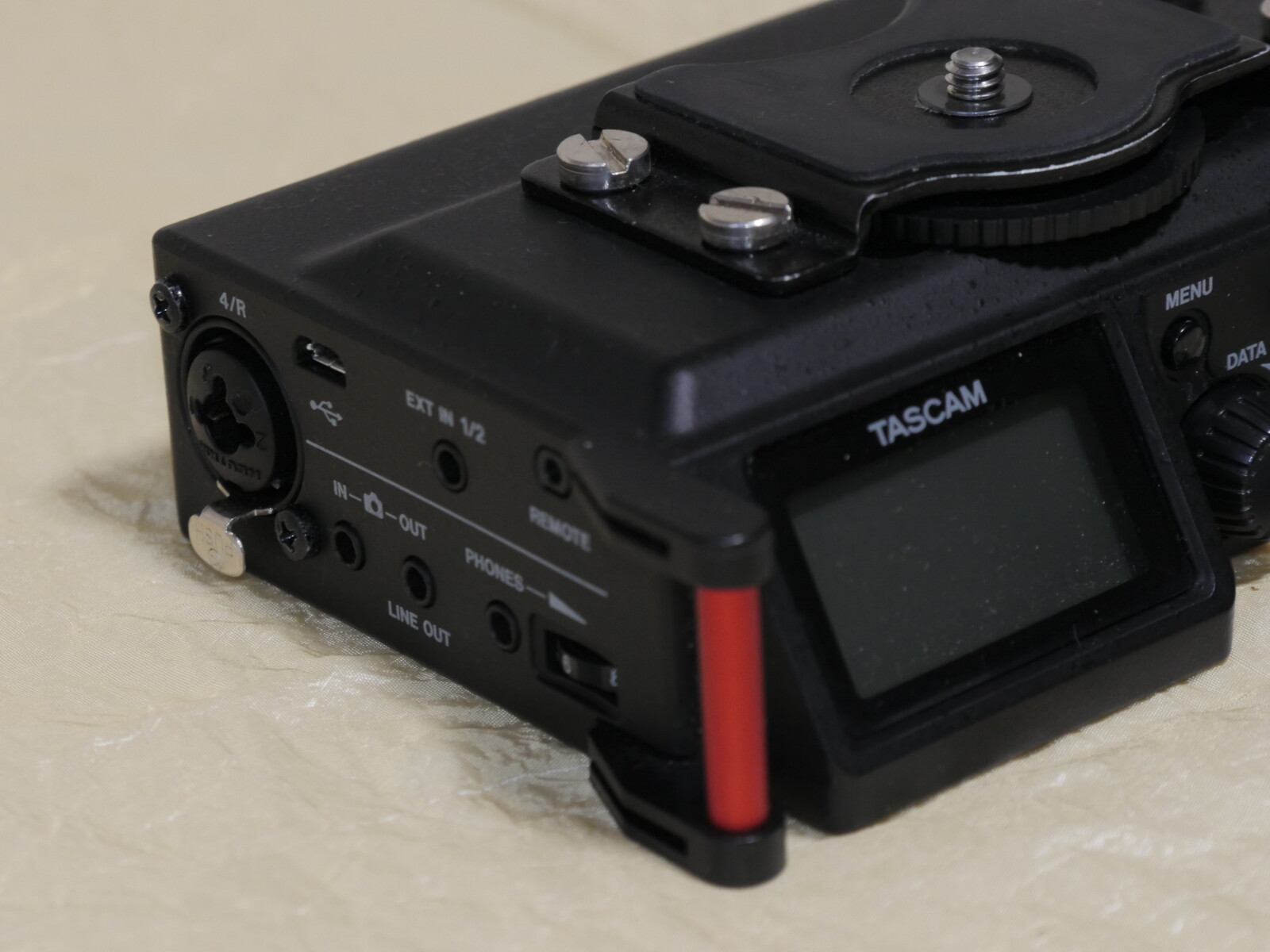 Enregistreur TASCAM DR-70D 4 pistes XLR/Jack - Photo 2 sur 4