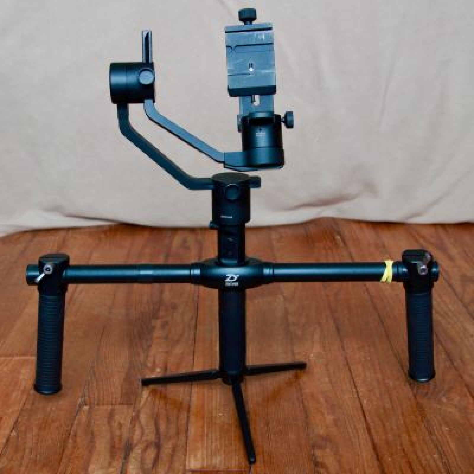 Gimbal MOZA AIR CROSS - Photo 1 sur 5