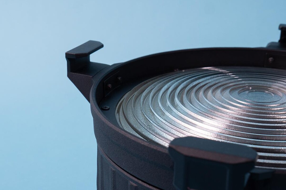 Location Lentille Fresnel F10 - Lightyshare
