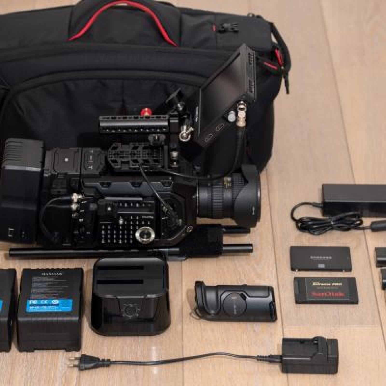 URSA mini Pro 4.6 K Pack complet - Photo 1 sur 3