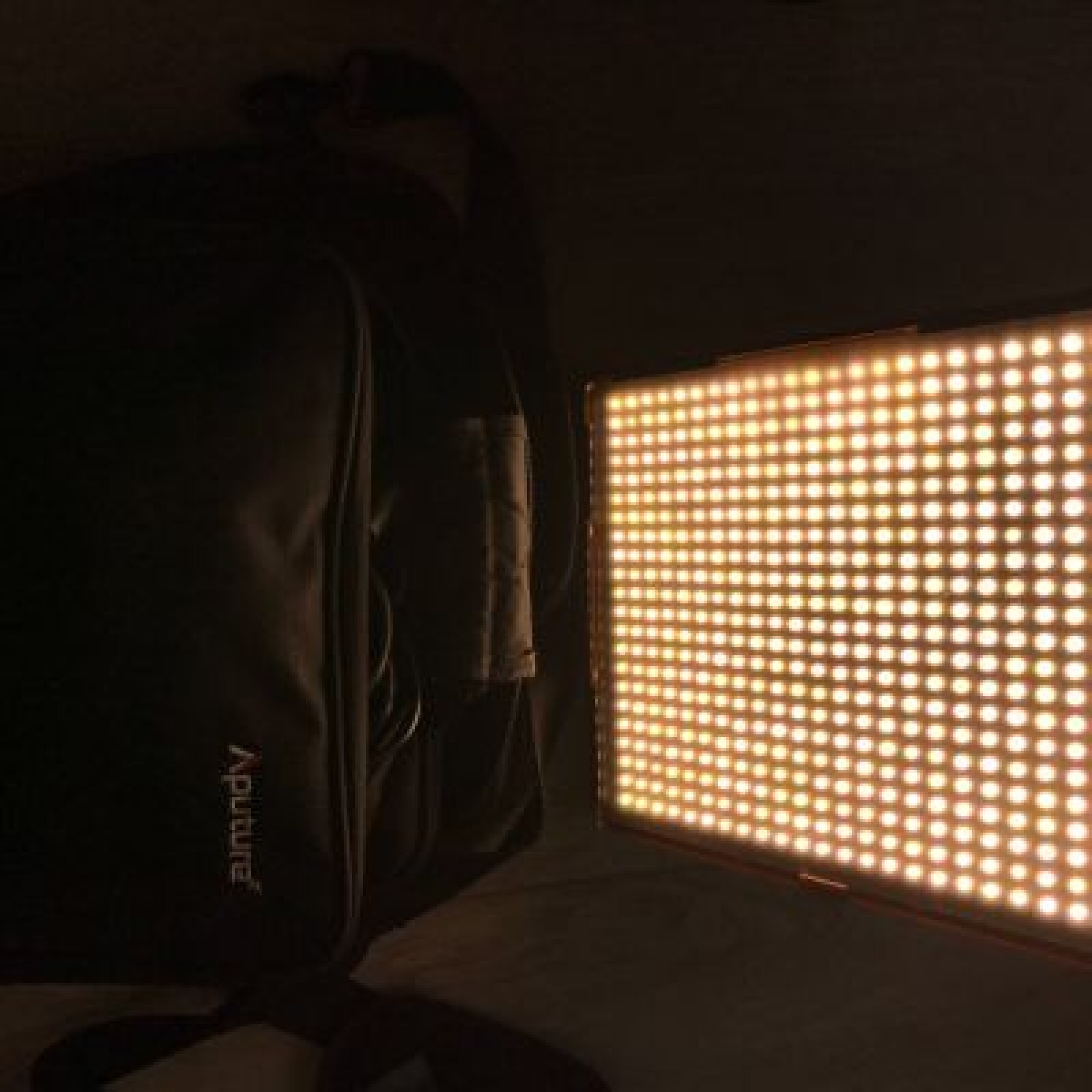 Aputure Amaran  LED portable - Photo 3 sur 5