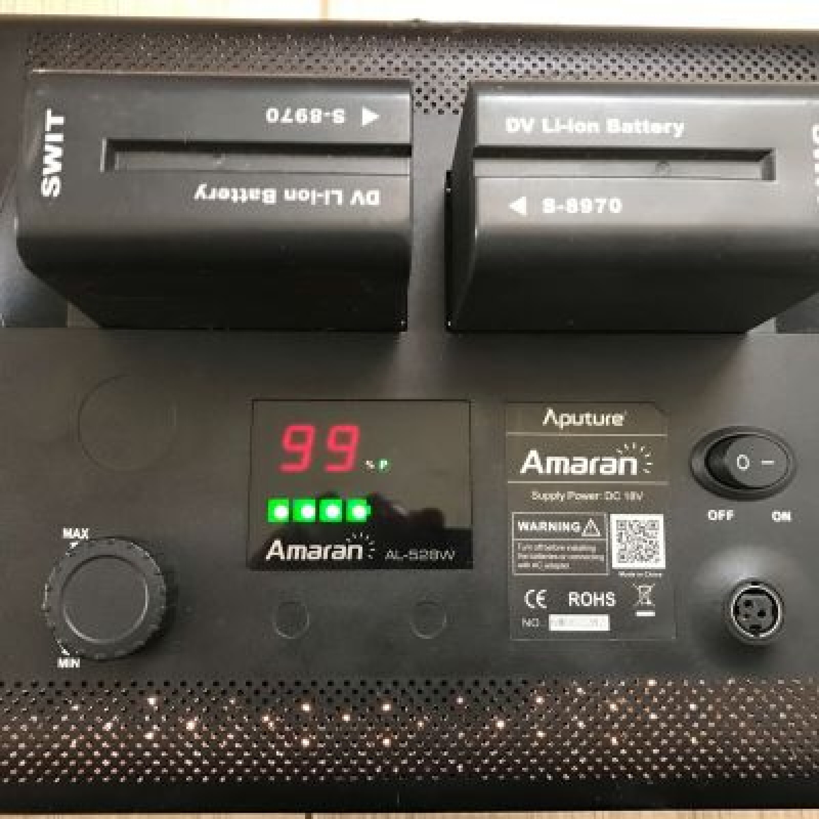 Aputure Amaran  LED portable - Photo 4 sur 5