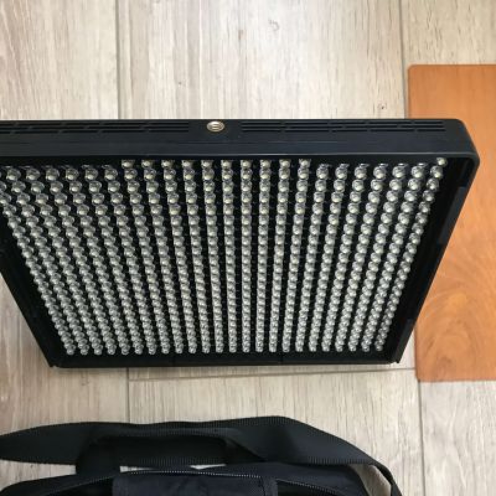 Aputure Amaran  LED portable - Photo 5 sur 5