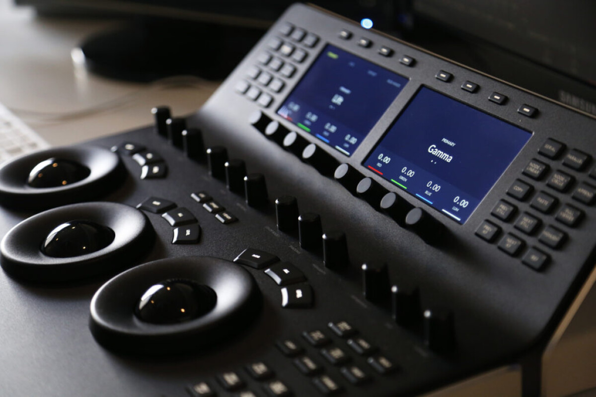 Location Davinci Resolve Mini Panel // Pupitre d'étalonnage Blackmagic Design  - Lightyshare