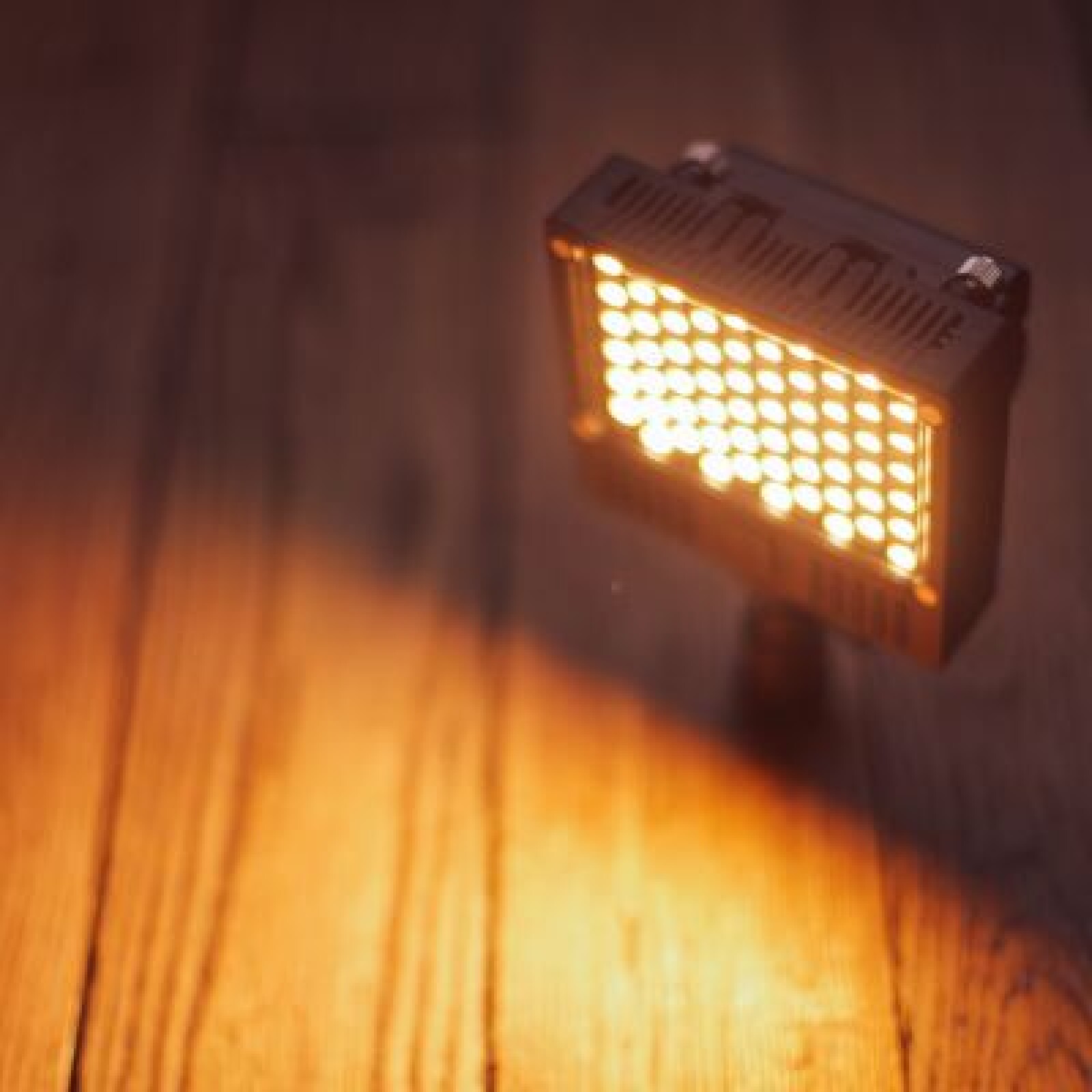 Torche LED Cineroïd variable  L10-BC - Photo 3 sur 5