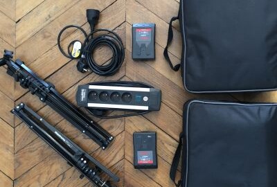 Location Kit 2 panneaux LED flexible SWIT 2620 + pieds + Vlock