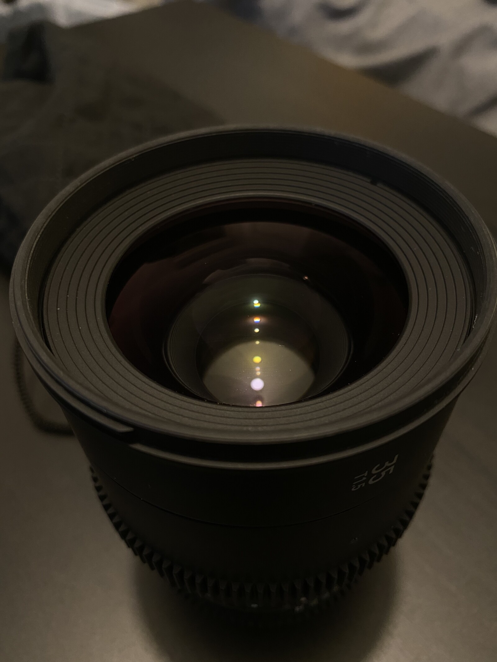 Samyang EF 35 mm T1,5 MK2 - Photo 2 sur 3