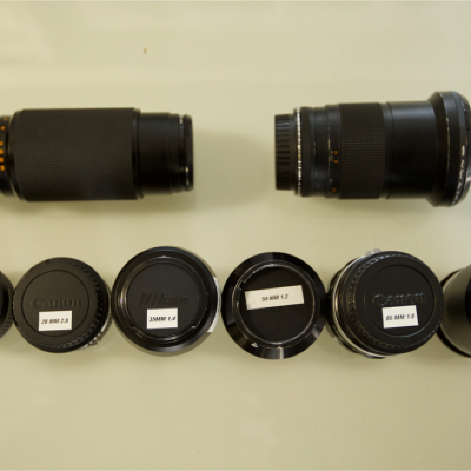 Série d'objectifs fixes Nikon Nikkor  (24, 28, 35, 50, 85, 105mm) - Photo 1 sur 1