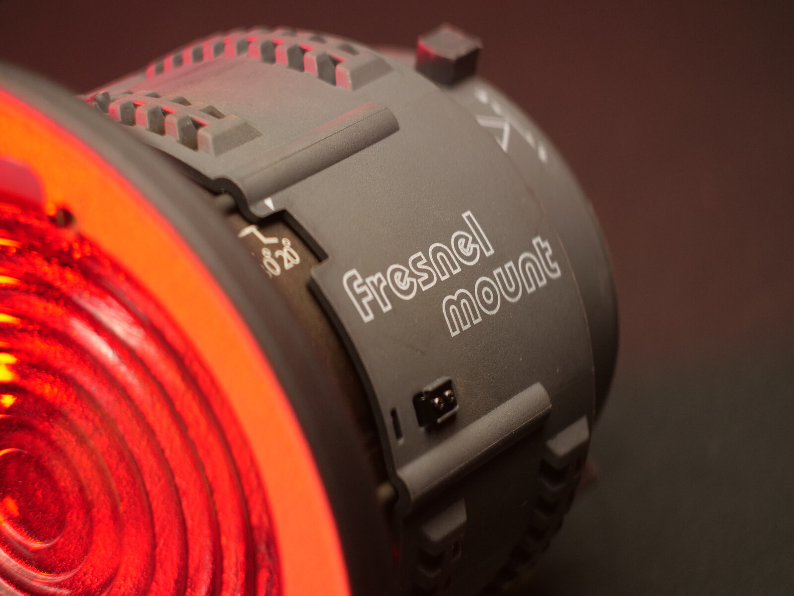 APUTURE LENTILLE FRESNEL - Photo 2 sur 2