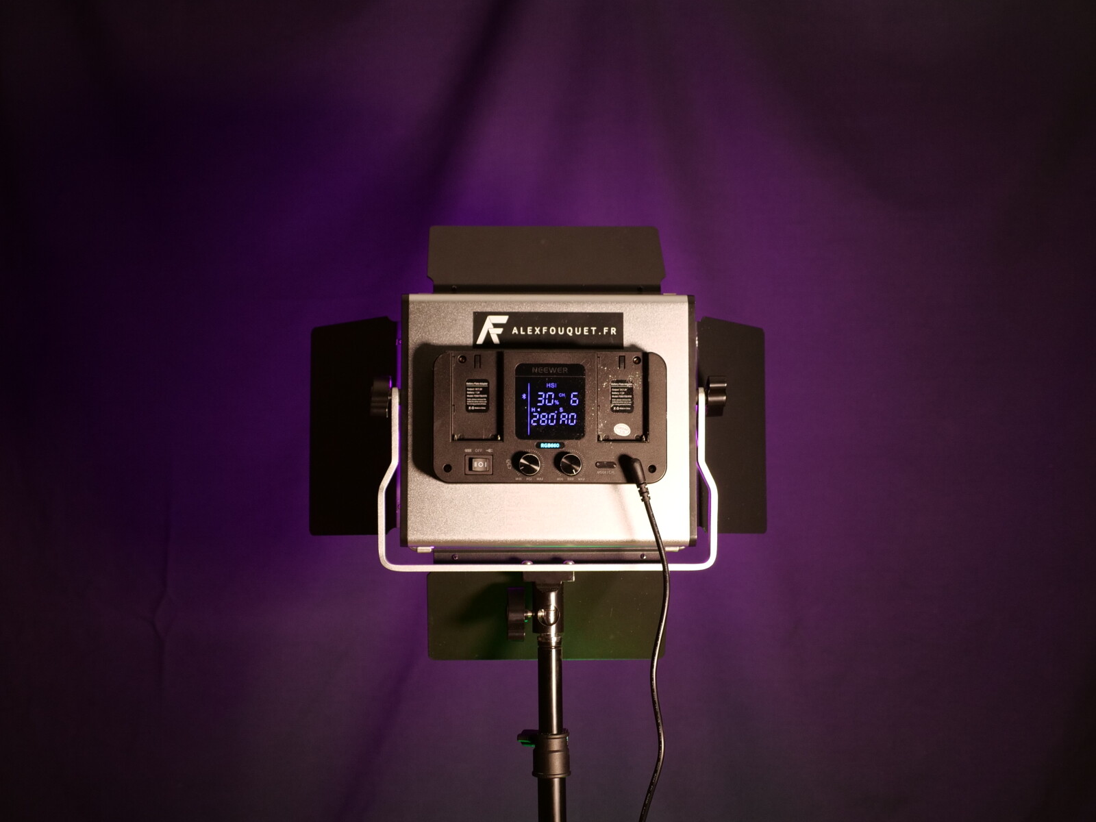 x2 PANNEAUX LED 660 BICOLOR RGBW DIMMABLE - Photo 2 sur 4