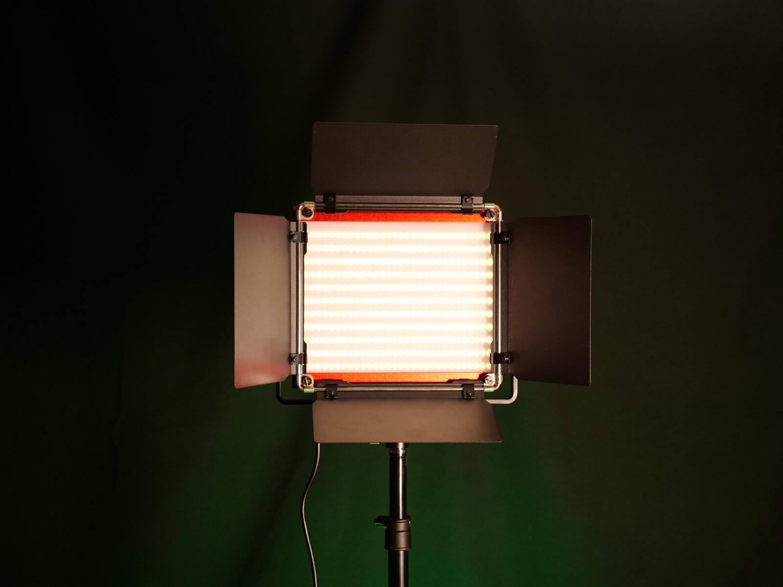 x2 PANNEAUX LED 660 BICOLOR RGBW DIMMABLE - Photo 3 sur 4