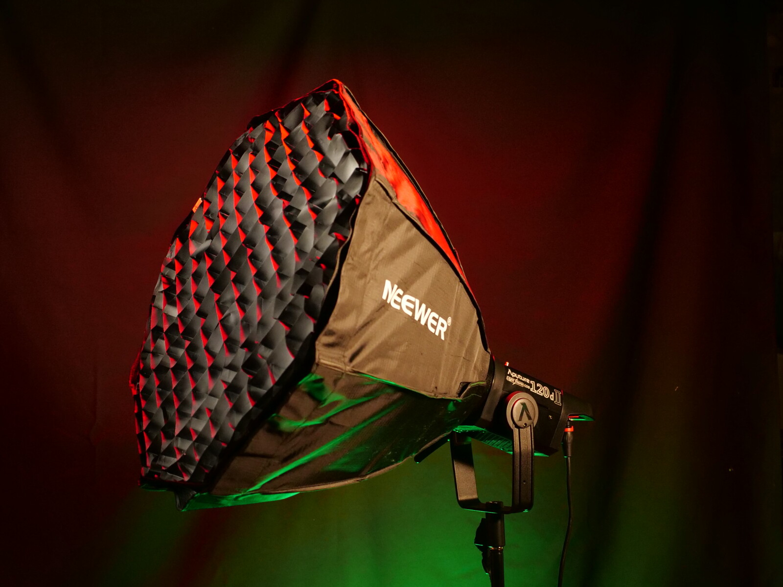 NEEWER SOFT BOX BOWENS - Photo 1 sur 5