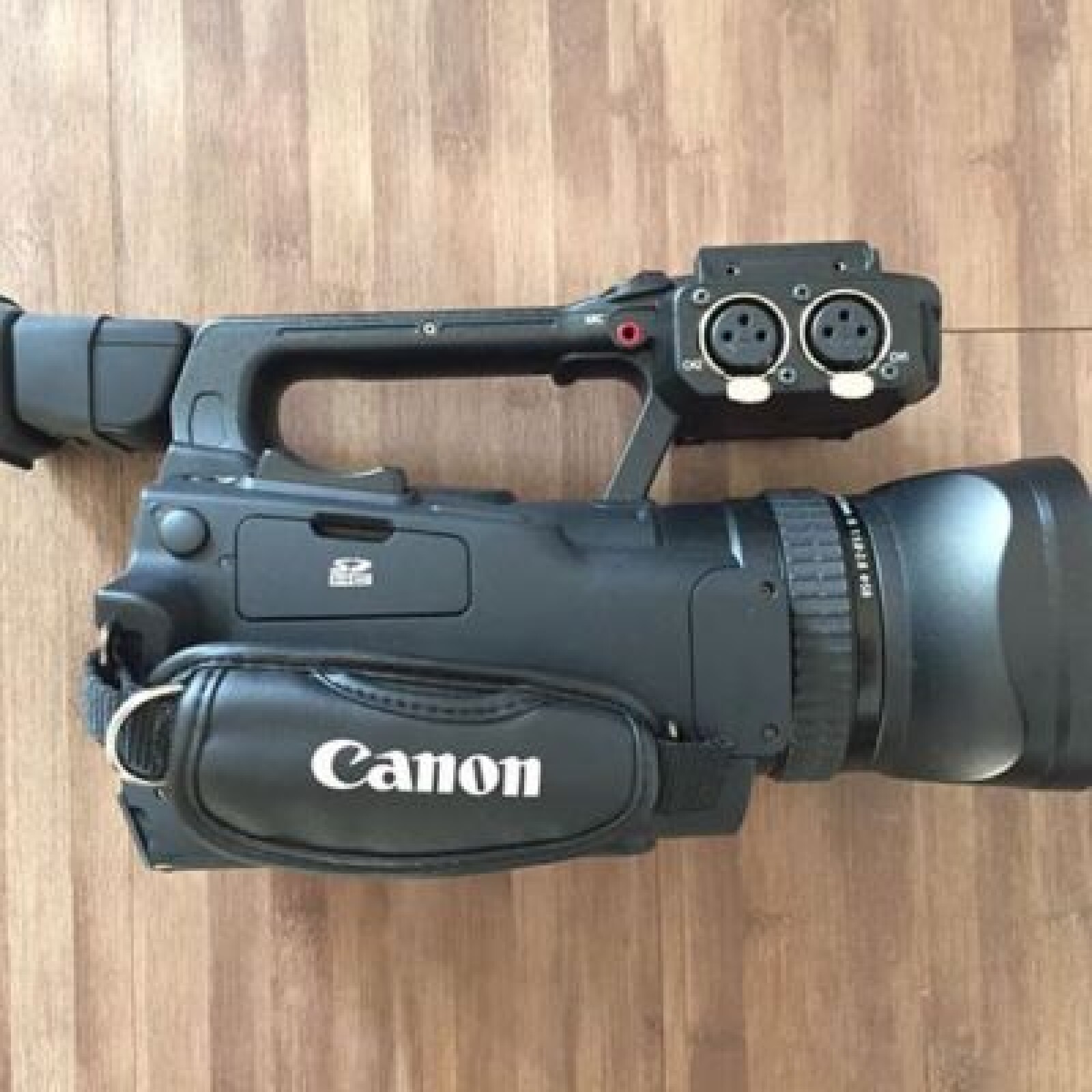 Canon XF100 - Photo 1 sur 1
