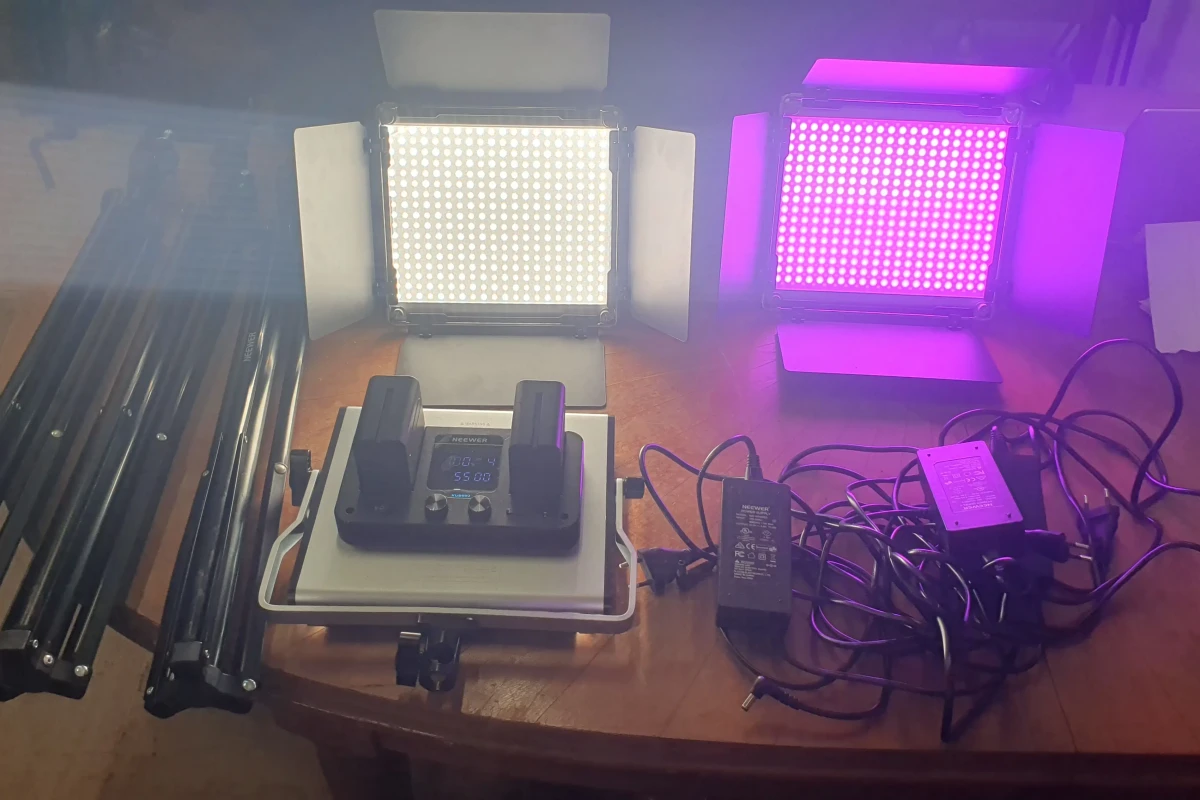 Location Neewer Kit 3 LED Lumière vidéo - Lightyshare