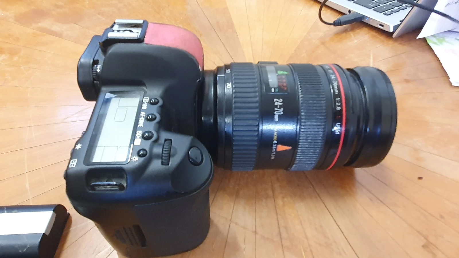 Canon 5D Mark II - Photo 2 sur 5