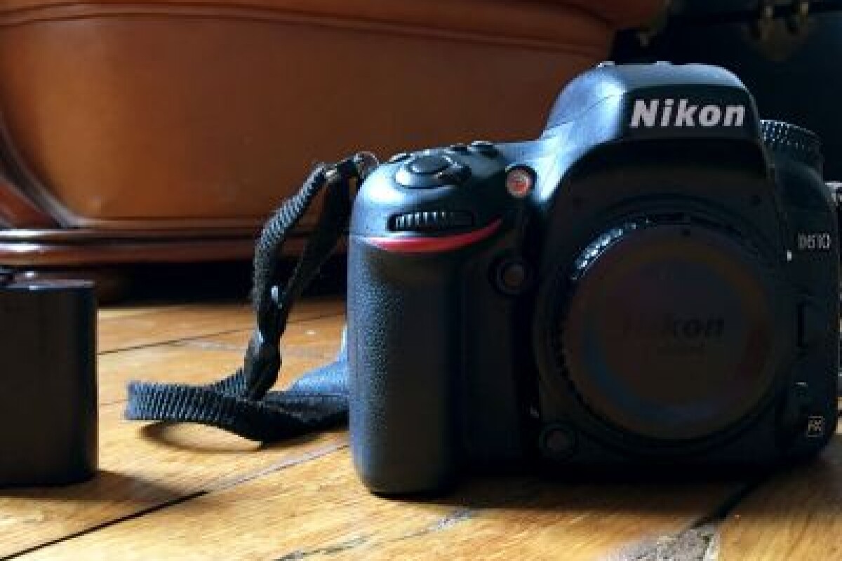 Location Nikon D610 / 2 batteries - Lightyshare