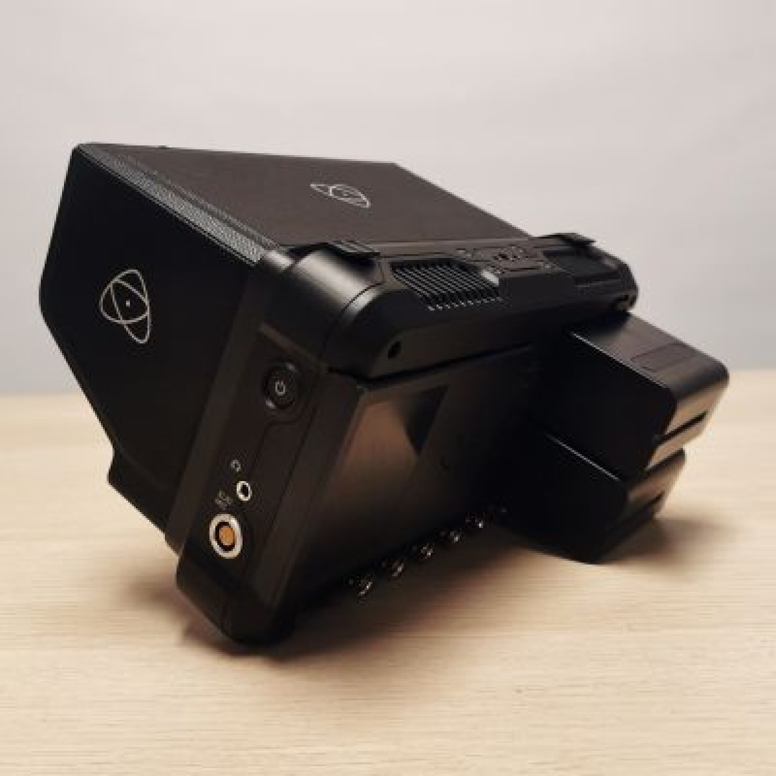 Moniteur 7 pouces Atomos Shogun Enregistreur SSD HDMI et SDI 4K - Photo 2 sur 5