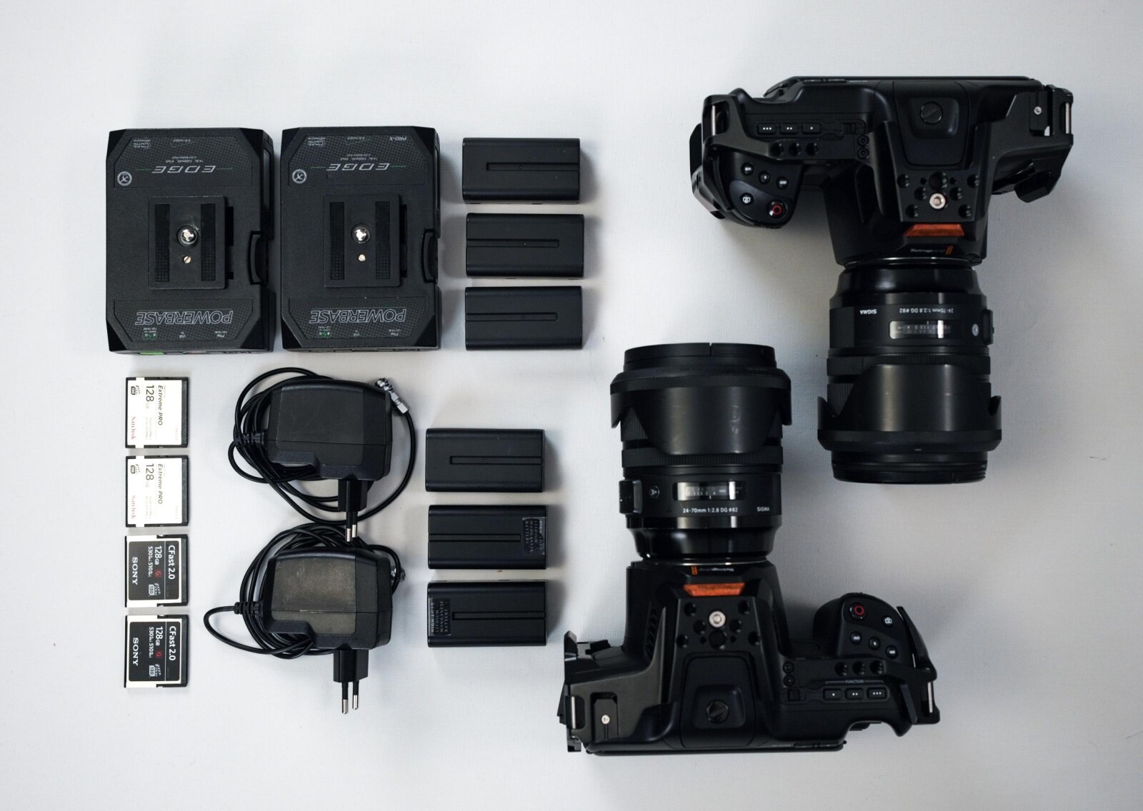 Kit 2x BMPCC6K Pro + 2 objectifs 24-70 f2.8 Sigma ART + 8 batteries et 4 cartes CFast 128Go - Photo 3 sur 4