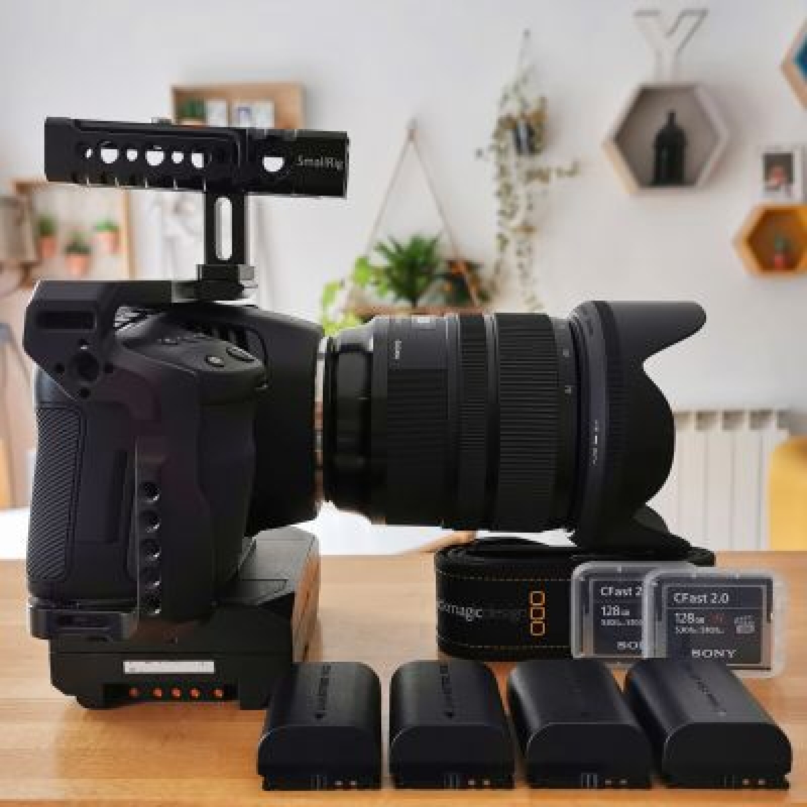 BMPCC6K + 24-70 f2.8 ART Blackmagic Pocket Cinema Camera BMPCC 6K - Photo 1 sur 5