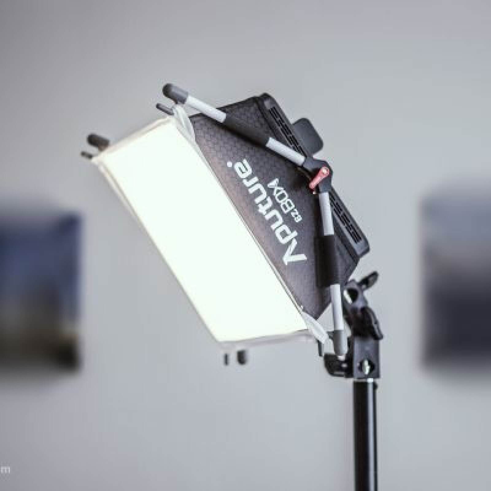 Kit LED Complet 3 panneaux éclairages Aputure LS mini / Amaran Tri-8c / Light Storm LS 1C + batteries et trépieds - Photo 2 sur 4